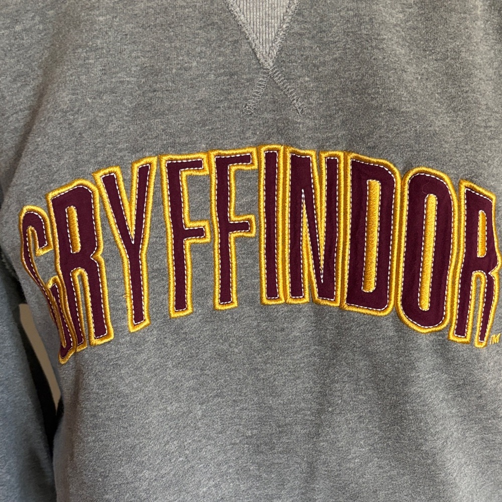 Wizarding World Gryffindor Gray Sweater L - Picture 2 of 8